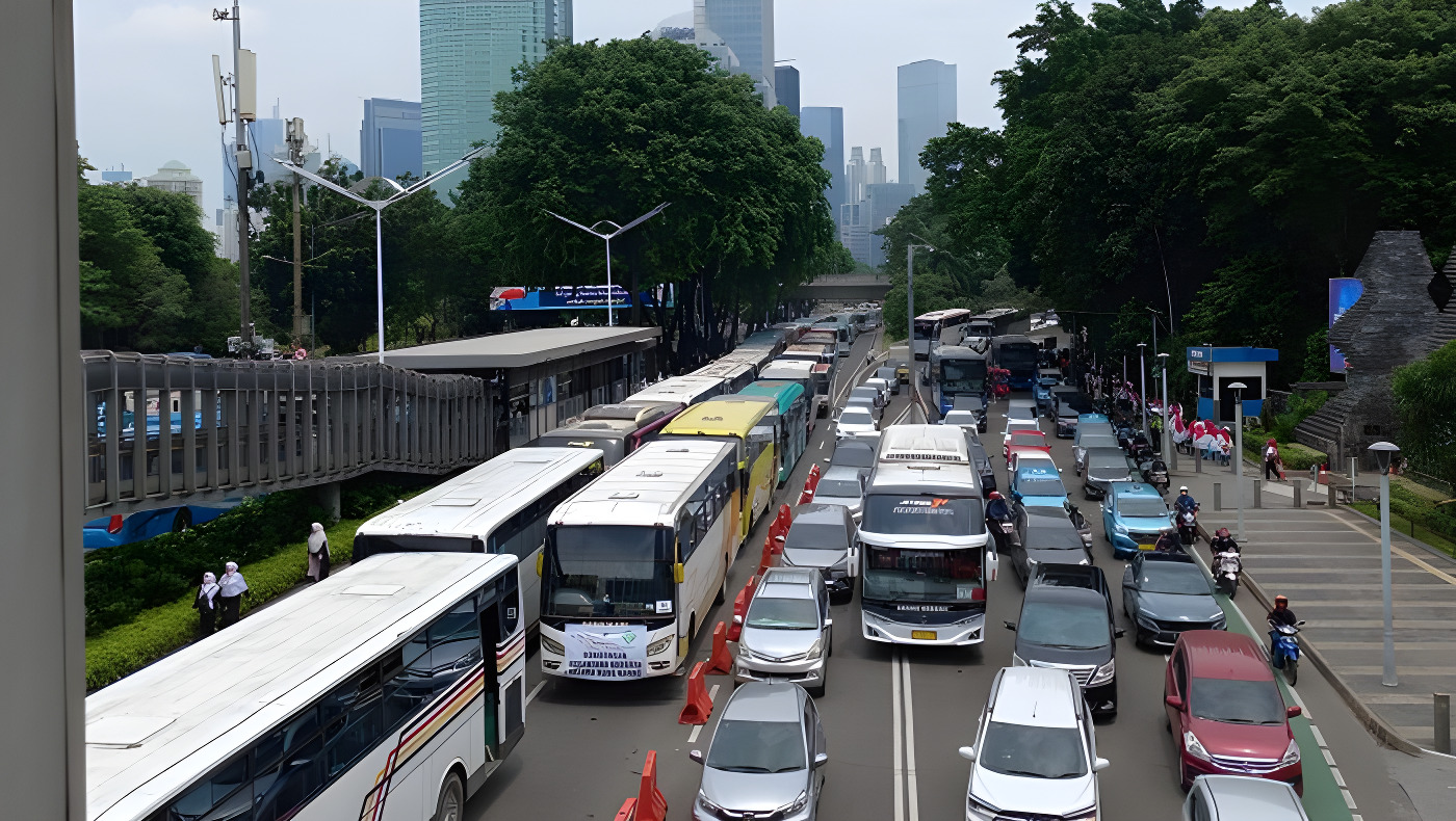 Kenaikan Tarif Pajak Kendaraan Bermotor, Dorong Pemakaian Kendaraan Listrik dan Transportasi Publik